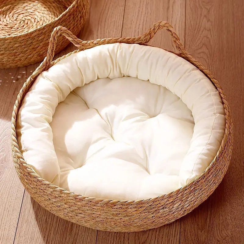 Luxurious Grass-Ratan Cat Bed